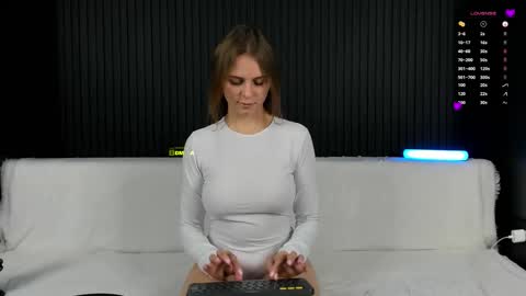 Alena online show from November 19, 2025, 12:27 pm