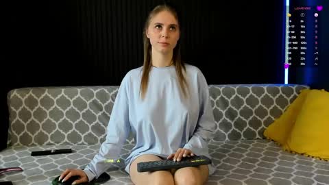 Alena online show from April 28, 2026, 9:14 am