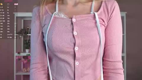 Snapshot of alyshaperkowski chatting on September 21, 2025, 3:35 pm Vanessa online show from September 21, 2025, 3:35 pm