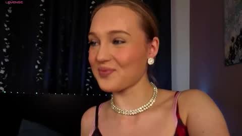 Vanessa online show from October 10, 2025, 6:07 pm