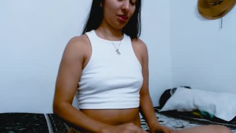 Snapshot of alyson0001 chatting on February 14, 2025, 4:15 am allyson online show from February 14, 2025, 4:15 am
