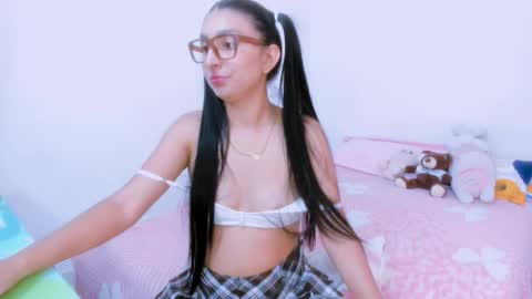 Snapshot of alyson0001 chatting on September 23, 2025, 7:50 pm allyson online show from September 23, 2025, 7:50 pm