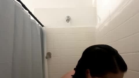 Snapshot of alyssiaamorexo chatting on October 31, 2025, 7:04 pm Alyssiaamorexo online show from October 31, 2025, 7:04 pm