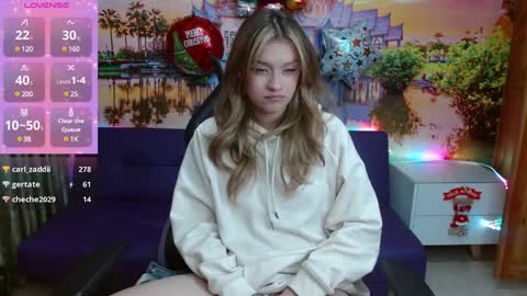 Snapshot of alyy_cute chatting on December 21, 2024, 5:18 pm Alyy online show from December 21, 2024, 5:18 pm
