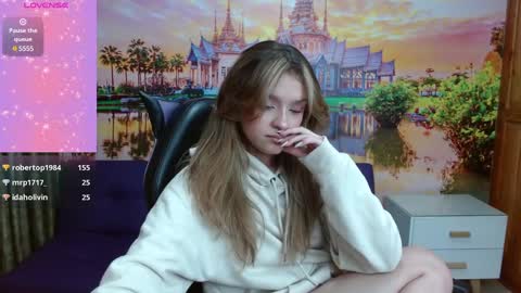 Snapshot of alyy_cute chatting on January 3, 2025, 5:10 pm Alyy online show from January 3, 2025, 5:10 pm