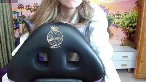 Snapshot of alyy_cute chatting on January 7, 2025, 2:08 pm Alyy online show from January 7, 2025, 2:08 pm