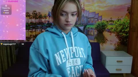 Snapshot of alyy_cute chatting on January 13, 2025, 2:21 pm Alyy online show from January 13, 2025, 2:21 pm