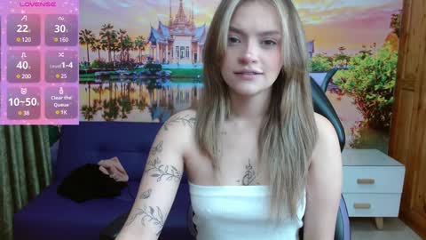 Snapshot of alyy_cute chatting on January 15, 2025, 2:13 pm Alyy online show from January 15, 2025, 2:13 pm