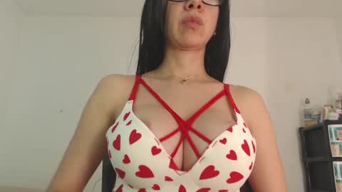 Snapshot of amadamar chatting on January 9, 2025, 1:50 am valentia online show from January 9, 2025, 1:50 am