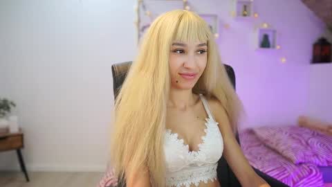 Amai  Liu online show from November 21, 2025, 9:19 am