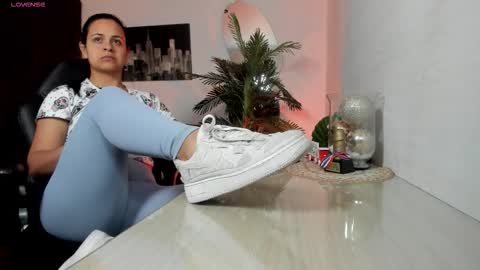 anny online show from December 14, 2025, 11:53 pm