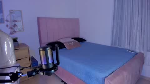 B I A N C A online show from February 20, 2025, 3:56 am