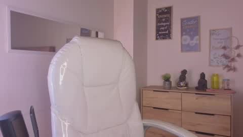 B I A N C A online show from November 5, 2025, 3:17 am