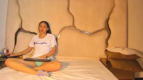 Amia y Sofia online show from November 9, 2025, 8:18 pm