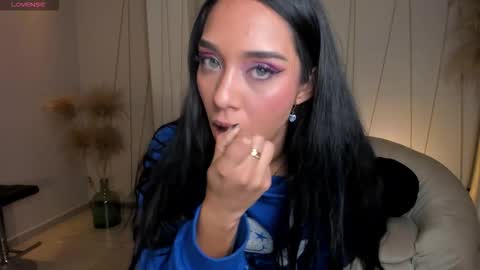 Amalia cruss online show from September 18, 2025, 8:55 pm