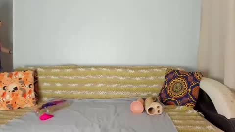 Amalia online show from November 30, 2025, 8:07 am