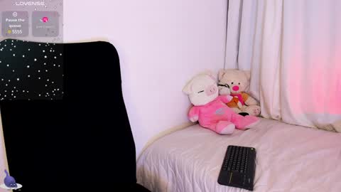 Snapshot of amaliaandrade chatting on December 14, 2024, 8:45 am Amalia real MIA online show from December 14, 2024, 8:45 am