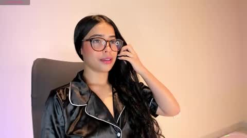 Amalia    real MIA  online show from April 15, 2026, 1:12 am
