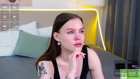 Amalia online show from October 7, 2025, 1:19 pm