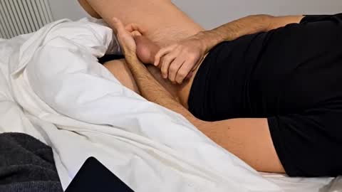 Amaliedreams online show from November 24, 2025, 7:41 am