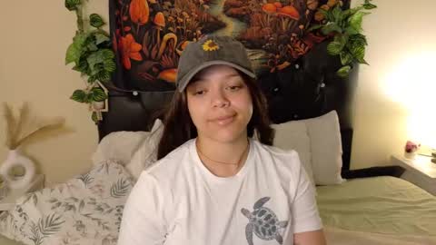 Snapshot of amand1_sweet chatting on October 7, 2025, 1:08 pm online show from October 7, 2025, 1:08 pm