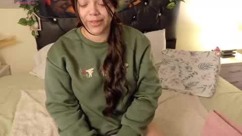 Snapshot of amand1_sweet chatting on October 11, 2025, 1:20 pm online show from October 11, 2025, 1:20 pm