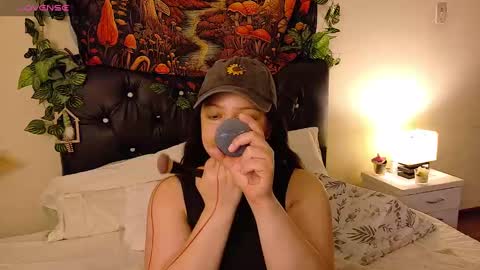 Snapshot of amand1_sweet chatting on November 2, 2025, 1:24 pm online show from November 2, 2025, 1:24 pm