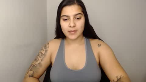 Snapshot of amanda5star chatting on January 16, 2025, 11:48 pm The queen of the biceps online show from January 16, 2025, 11:48 pm