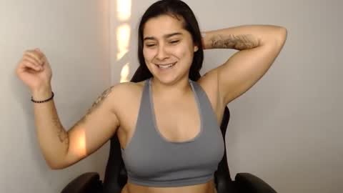 Snapshot of amanda5star chatting on January 22, 2025, 2:56 pm The queen of the biceps online show from January 22, 2025, 2:56 pm