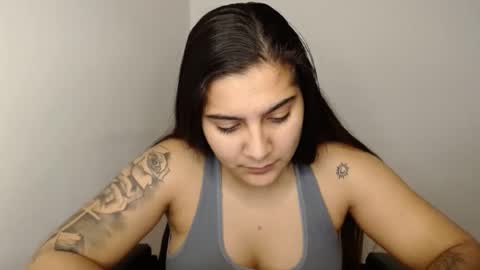 Snapshot of amanda5star chatting on February 5, 2025, 10:22 pm The queen of the biceps online show from February 5, 2025, 10:22 pm