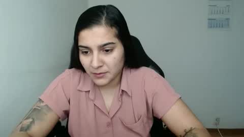 The queen of the biceps  online show from February 23, 2026, 6:22 am