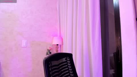 Snapshot of amanda_26 chatting on January 8, 2025, 1:42 am Luisa online show from January 8, 2025, 1:42 am