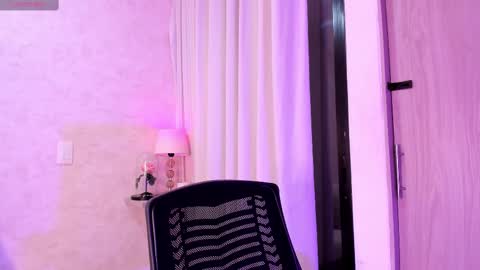 Snapshot of amanda_26 chatting on February 12, 2025, 12:05 am Luisa online show from February 12, 2025, 12:05 am