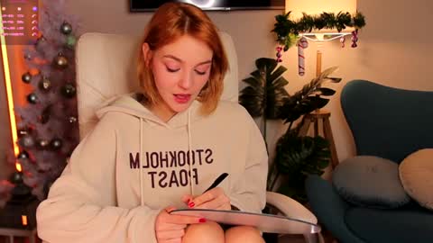 Amanda  fox online show from December 21, 2024, 8:07 am