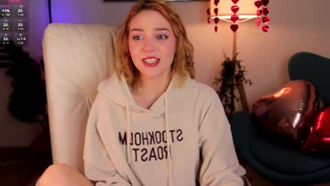 Amanda  fox online show from February 19, 2025, 4:33 pm