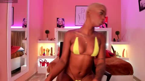 Snapshot of amanda_baker2 chatting on February 17, 2025, 1:21 pm A M A N D A online show from February 17, 2025, 1:21 pm