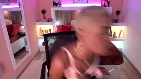 Snapshot of amanda_baker2 chatting on February 26, 2025, 1:41 pm A M A N D A online show from February 26, 2025, 1:41 pm