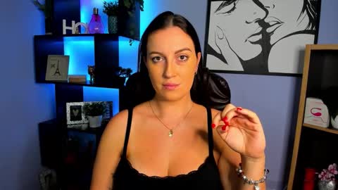 Snapshot of amanda_burn chatting on November 17, 2025, 2:23 pm Amanda online show from November 17, 2025, 2:23 pm