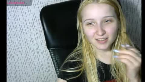 Snapshot of amanda_sherr chatting on December 24, 2024, 9:33 pm Amanda online show from December 24, 2024, 9:33 pm