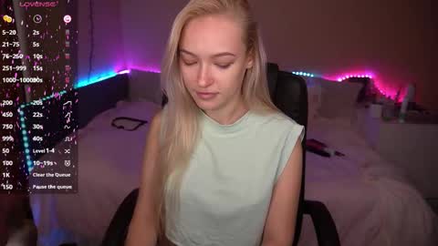 Amanda online show from October 5, 2025, 5:17 am