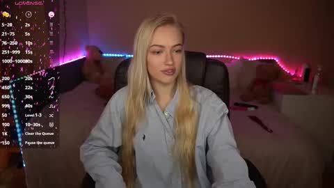 Amanda online show from November 26, 2025, 7:20 am