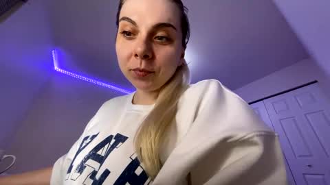 Amanda online show from March 4, 2025, 11:08 am