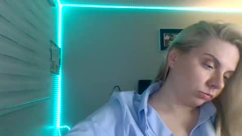 Amanda online show from November 26, 2025, 8:59 am