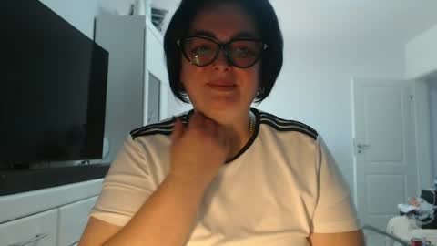 Snapshot of amandamuller1982 chatting on July 2, 2026, 11:27 am Anda online show from July 2, 2026, 11:27 am