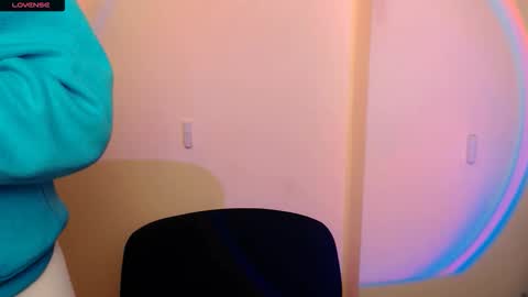 Amanda online show from November 12, 2025, 8:15 am