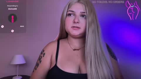 Snapshot of amandhaaa chatting on March 8, 2025, 8:25 pm Amandha online show from March 8, 2025, 8:25 pm
