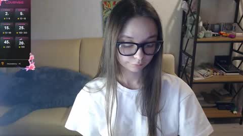 Mila online show from December 3, 2024, 2:38 pm