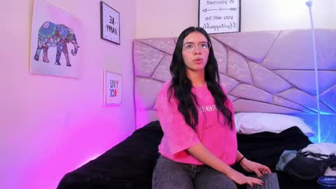 amara velle  online show from April 6, 2026, 1:01 pm