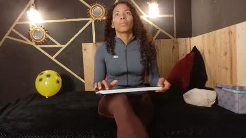 amara_vex online show from June 12, 2026, 12:15 pm