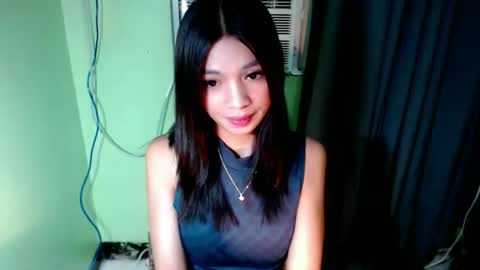 BELLA online show from September 27, 2025, 2:33 pm